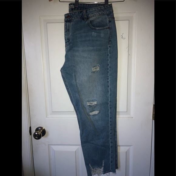 **BRAND NEW** Distressed Boyfriend Jeans - Picture 1 of 4